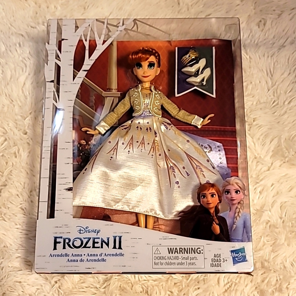 Disney Frozen II Arendelle Anna Brand New
